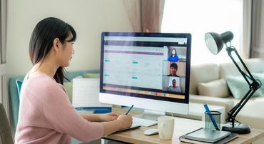 Patentexperten und Kunden recherchierten gemeinsam über eine Online-Meeting-Lösung in Patentdatenbanken. Bild: iStock