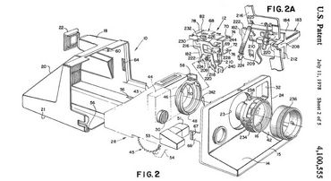 Beispiel Polaroidkamera: Patentzeichnungen visualisieren die Erfindung und haben einen künstlerischen Anspruch. Bild: Espacenet