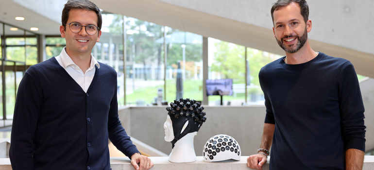 Michael und Dominik Wyser mit dem "The HiveOne".