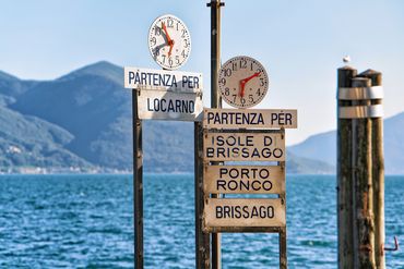 Fahrplan am Bootshafen von Ascona