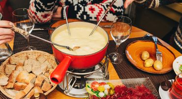 Fondue - Bild: iStock, Copyright Anna Nahabed