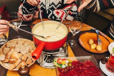 Fondue - Bild: iStock, Copyright Anna Nahabed