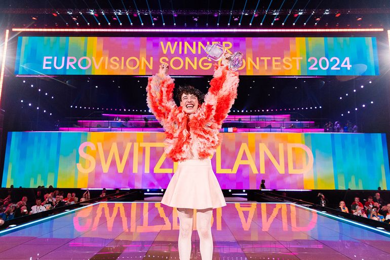 Nemo con la coppa dell'ESC 2024